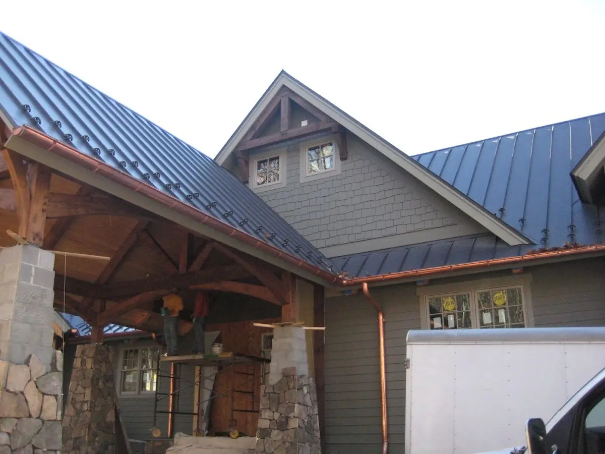 Craftsman Roofing team delivering quality roofing work in River Oaks